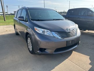 Used 2015 Toyota Sienna image 1