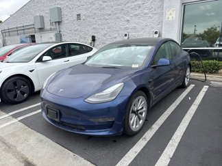 Used 2021 Tesla Model 3 Standard Range Plus image 1