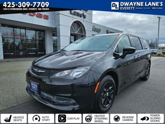 Used 2022 Chrysler Voyager LX image 1