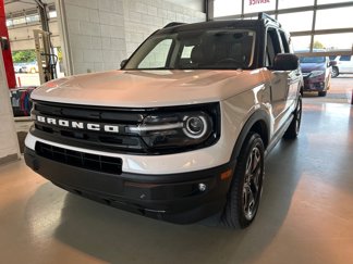 Used 2021 Ford Bronco Sport Outer Banks w/ Outer Banks Package (96D) image 1
