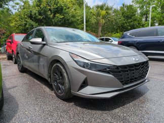 Certified 2023 Hyundai Elantra SEL w/ Preferred Accessory Package image 1