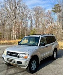 Used 2002 Mitsubishi Montero XLS image 1