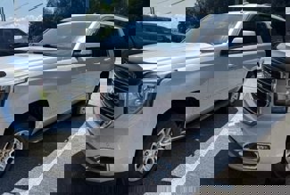 Used 2016 GMC Yukon XL SLT image 1