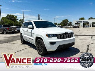 Used 2020 Jeep Grand Cherokee Altitude image 1