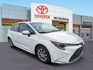 Certified 2023 Toyota Corolla LE image 1