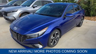 Used 2023 Hyundai Elantra Limited image 1