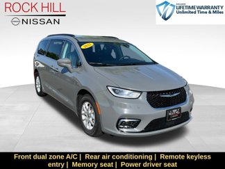 Used 2022 Chrysler Pacifica Touring-L image 1