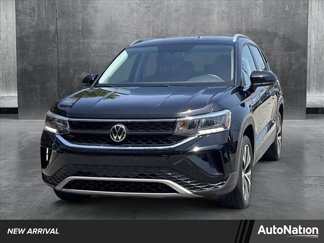 Used 2022 Volkswagen Taos SE image 1