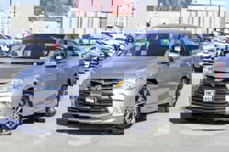 Used 2016 Toyota Camry XLE image 1