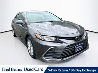 Used 2022 Toyota Camry LE image 1