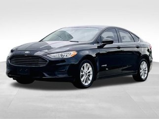 Used 2019 Ford Fusion SE image 1