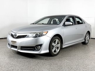 Used 2012 Toyota Camry L image 1