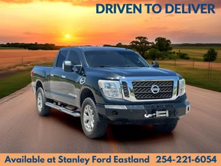 Used 2017 Nissan Titan SV image 1