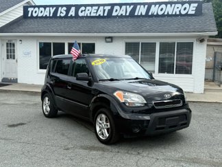 Used 2010 Kia Soul + w/ Audio Pkg image 1