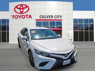 Used 2018 Toyota Camry SE image 1