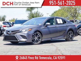 Used 2018 Toyota Camry SE image 1
