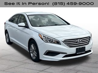 Used 2017 Hyundai Sonata SE image 1