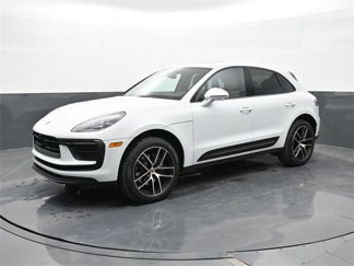 Used 2025 Porsche Macan image 1