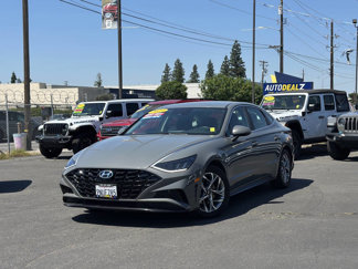 Used 2023 Hyundai Sonata SEL image 1
