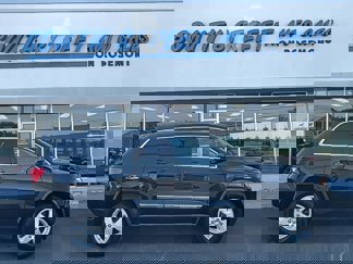 Used 2011 Jeep Grand Cherokee Laredo image 1