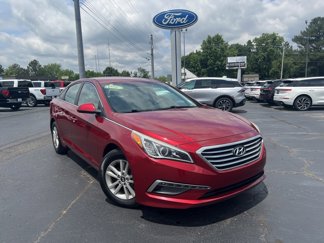 Used 2015 Hyundai Sonata SE image 1
