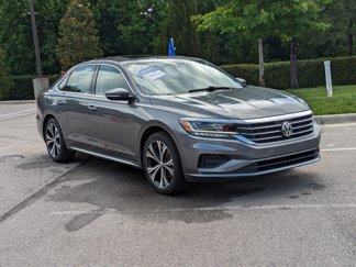 Used 2022 Volkswagen Passat 2.0T SE image 1