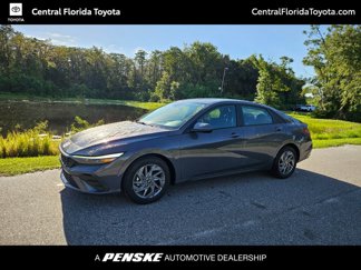 Used 2024 Hyundai Elantra SEL image 1