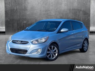Used 2012 Hyundai Accent SE image 1