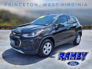 Used 2017 Chevrolet Trax LT w/ LT Convenience Package image 1