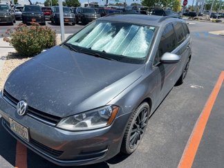 Used 2017 Volkswagen Golf SE image 1