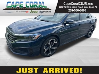 Used 2020 Volkswagen Passat 2.0T R-Line image 1