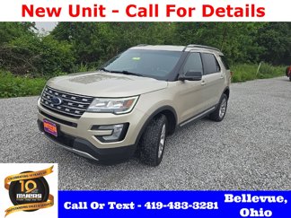 Used 2017 Ford Explorer XLT image 1