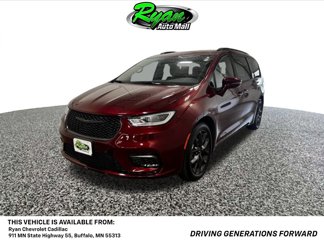 Used 2021 Chrysler Pacifica Touring w/ S Appearance Package image 1