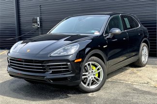 Certified 2022 Porsche Cayenne E-Hybrid image 1