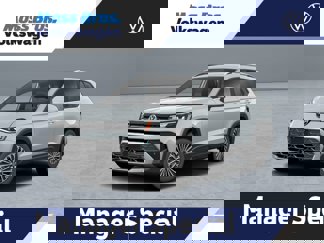 New 2025 Volkswagen Taos SE image 1