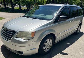 Used 2010 Chrysler Town & Country Touring image 1