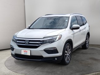 Used 2017 Honda Pilot Touring image 1