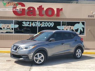 Used 2019 Nissan Kicks S image 1