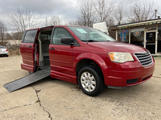 Used 2008 Chrysler Town & Country LX image 1