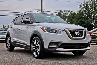 Used 2020 Nissan Kicks SR image 1