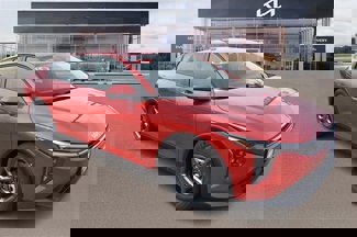 New 2025 Kia K4 LXS image 1