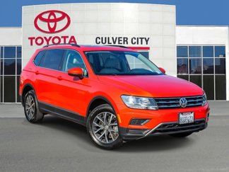 Used 2018 Volkswagen Tiguan SE w/ Panoramic Sunroof Package image 1