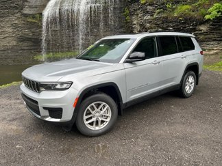 New 2025 Jeep Grand Cherokee L Laredo image 1