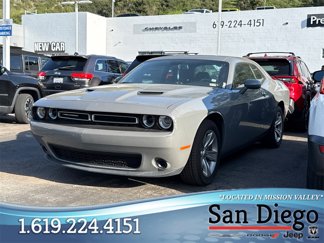 Used 2019 Dodge Challenger SXT image 1