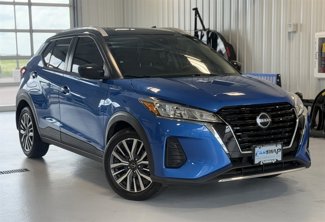 Used 2023 Nissan Kicks SV image 1