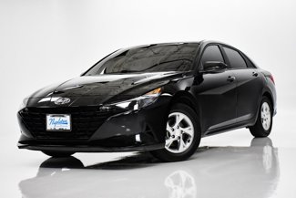 Used 2023 Hyundai Elantra SE image 1