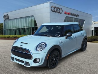 Used 2019 MINI Cooper S image 1