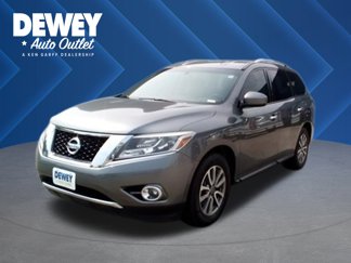 Used 2016 Nissan Pathfinder SV image 1