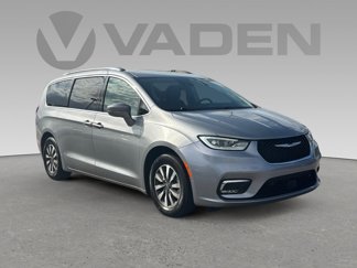 Used 2021 Chrysler Pacifica Touring-L image 1