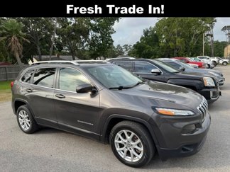 Used 2018 Jeep Cherokee Latitude Plus image 1